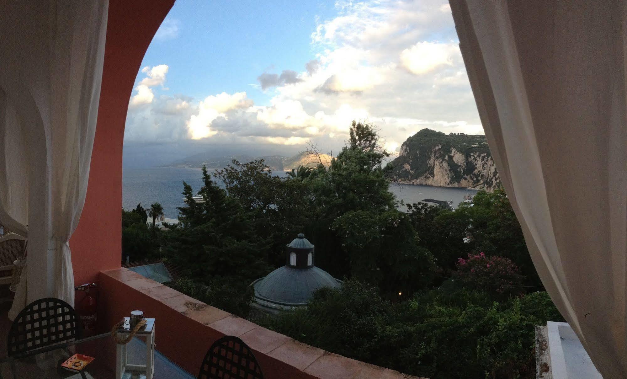 Capri Villa Bismarck Exterior photo